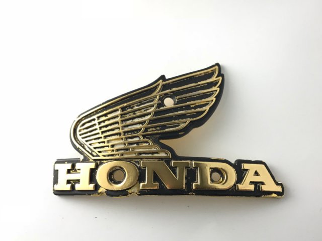 Honda Emblem aufbereitet